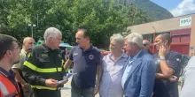 Sopralluogo di Cirio sul rogo nell'Ossola, '500 al lavoro contro le fiamme'