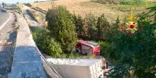 Camion precipita da un cavalcavia, a Matera morto un uomo di 50 anni