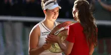 Wimbledon, la principessa Kate premia la vincitrice del torneo Noskova