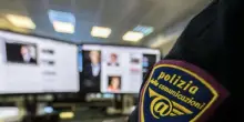 Propaganda suprematista e antisemita, tre ventenni indagati