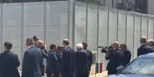 Mattarella ad Andria per decennale strage ferroviaria, applausi e strette di mano