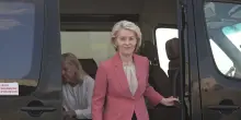 Von der Leyen, 'serve un'et&agrave; minima per l'accesso ai social'