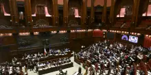 Legge elettorale, i franchi tiratori affossano le preferenze. Meloni sconfitta: 'Vince la palude'.