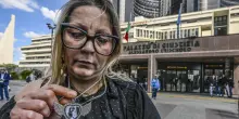 Quattordicenne uccisa dall'ex ad Afragola, la madre teste con il braccialetto elettronico