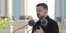 Zelensky: 'Mosca continua gli attacchi, accelerare le consegne per la difesa aerea'