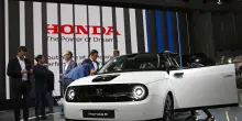 Giappone, vendite auto elettriche raddoppiate nel 2026