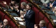 Conte, non votiamo il sostegno militare all'Ucraina