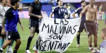 Mondiali: Londra alla Fifa, 'investigare sullo striscione delle Malvinas'