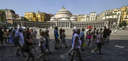 Caldo, sabato scendono a 16 le citt&agrave; col bollino rosso e saranno 14 domenica
