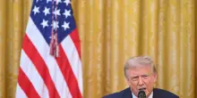 Trump, 'Usa riterranno l'Iran responsabile degli attacchi degli Houthi'