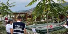 Morta la bambina rimasta incastrata nel bocchettone della piscina a Sestri Levante