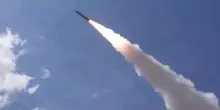 Nuovi attacchi Usa all'Iran, Teheran annuncia: 'Colpita una base americana in Kuwait'