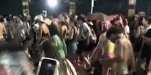 Violenta grandinata su Milano, interrotto il concerto di Bad Bunny