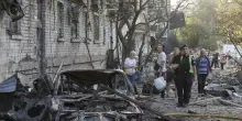 Notte di raid russi su Kiev, sale a 17 il bilancio dei morti, oltre 80 i feriti. Kallas: 'Proporr&ograve; nuove sanzioni'