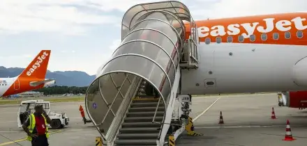 Principio d'incendio su easyJet provocato da un powerbank, paura a Malpensa