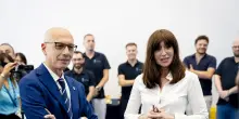 Bernini visita nel Torinese la fabbrica di satelliti di Space Industries
