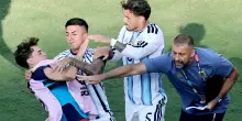 Mondiali: pugni, manate e Paredes espulso, Spagna-Argentina in finale &eacute; rissa