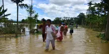 Salgono a 75 i morti nelle inondazioni nel nord-est dell'India