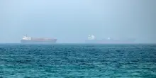Teheran, colpite due petroliere scortate dagli Usa a Hormuz