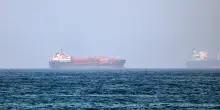 Corre il prezzo del petrolio, Brent torna a 90 dollari al barile