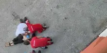 In un video la rianimazione di Fakir, 'legato e volto marrone per lo spray