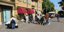 Auto sulla folla a Modena, torna a casa il marito di Monica Esposito