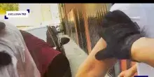 Al Tg1 video bodycam agente, 'contatto tra Fakir e altra persona'