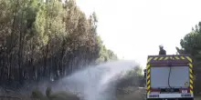Francia, oltre 12.000 abitanti e turisti evacuati per l'incendio a nord di Arcachon
