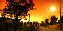 Francia, almeno 12 mila evacuati per il maxi-incendio in Gironda