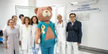 Pigi in viaggio per l'Italia, la mascotte della Pigiama Run incontra i bambini malati