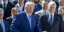Trump, 'da ora ogni danno a navi sar&agrave; risarcito con i fondi iraniani'