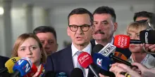 Si spacca il partito polacco del Pis, espulso l'ex premier Morawiecki