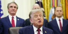 Ira di Trump per i raid su target Usa, colpiremo l'Iran duramente