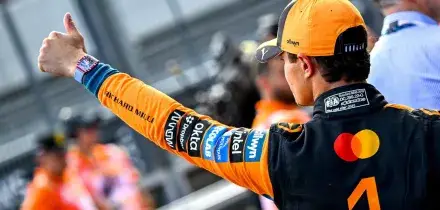 Pole di Norris in Ungheria. Hamilton, secondo, poi penalizzato di tre posizioni