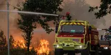 In Gironda l'incendio minaccia periferia di Bordeaux, 220mila evacuati