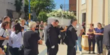 Chiesa gremita a Zungri per l'ultimo saluto al bimbo di un anno e mezzo
