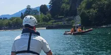 Turista disperso nel lago di Como, si &egrave; tuffato per salvare il figlio