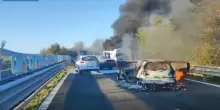 Assalto a un portavalori in A14 a Foggia, mezzi in fiamme e chiodi sull'asfalto