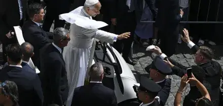 L'angelus di Leone: 'Preoccupato per l'inasprirsi della violenza in Terra Santa'