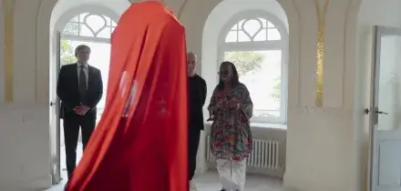 Whoopi Goldberg svela la sua Medusa al museo di Jago