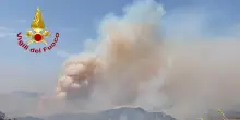 Incendio di vegetazione su un'area di 100 ettari nel Crotonese