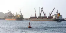 Accordo tra Iran e Oman sulle nuove rotte di Hormuz, l'ipotesi di una tregua