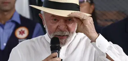 Lula replica a Milei, 'la pagliacciata venuta dall'Argentina non fermer&agrave; il voto'