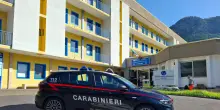 Fuma durante ossigeno terapia e provoca incendio in ospedale, denunciata