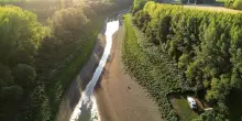 Romania l'esercito fa saltare roccia nel Danubio per l'acqua alla centrale nucleare