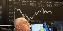 Borsa: Europa cauta in attesa dei dati Usa, Milano -0,3%
