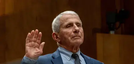 Fauci sotto torchio sul Covid, il Senato lo vuole accusare di oltraggio. Trump lo attacca: 'Idee folli'