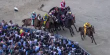 Dall'accordo Comune-Mps un milione per i costumi del Palio di Sena