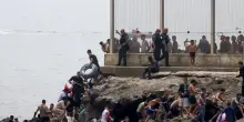 Per crisi migranti Ceuta chiede la chiusura della frontiera con Marocco e l'esercito