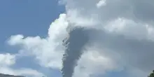 Etna, flusso piroclastico e nube lavica alta 7 km dalla Voragine